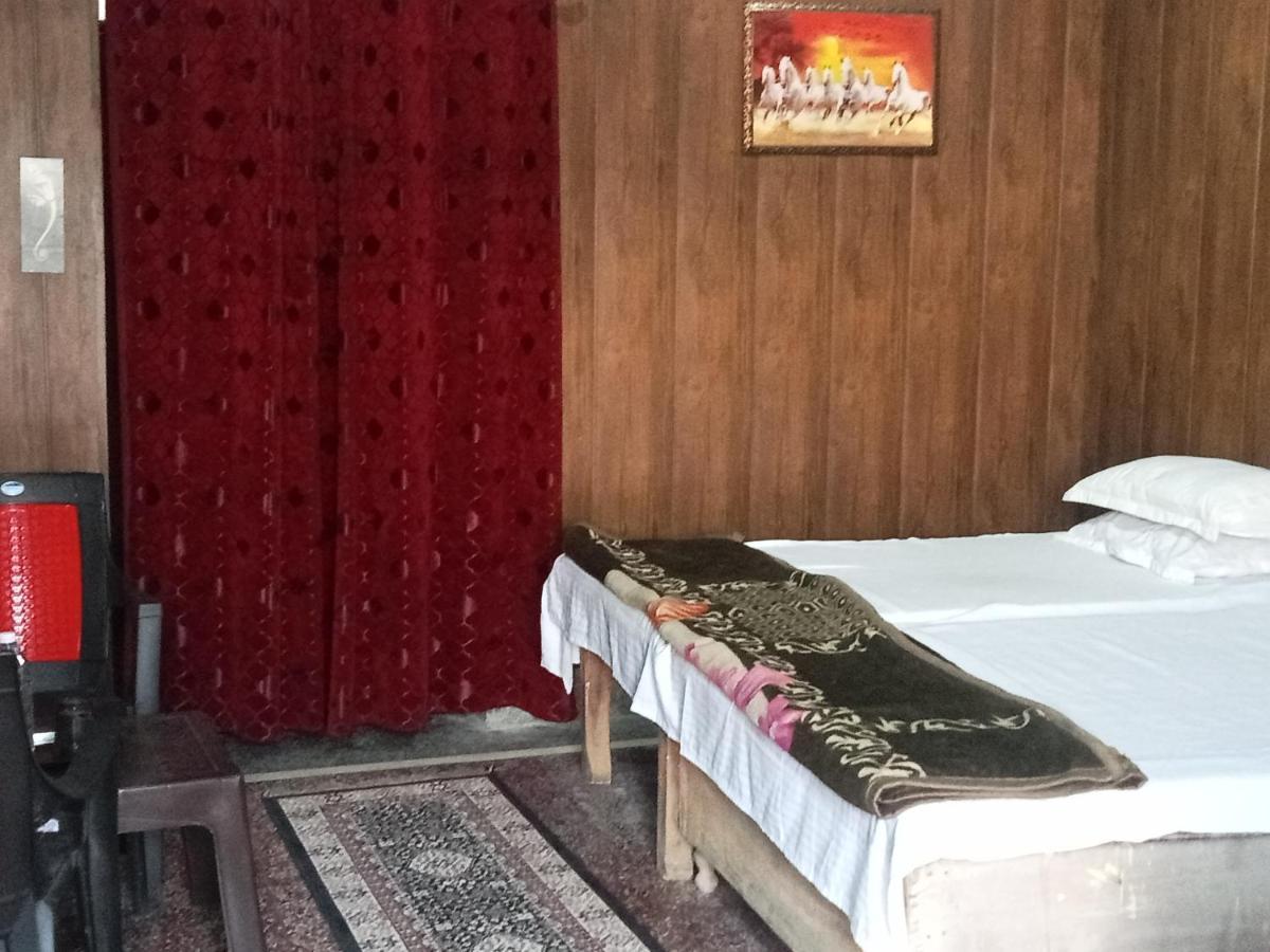 Somnath Guest house *